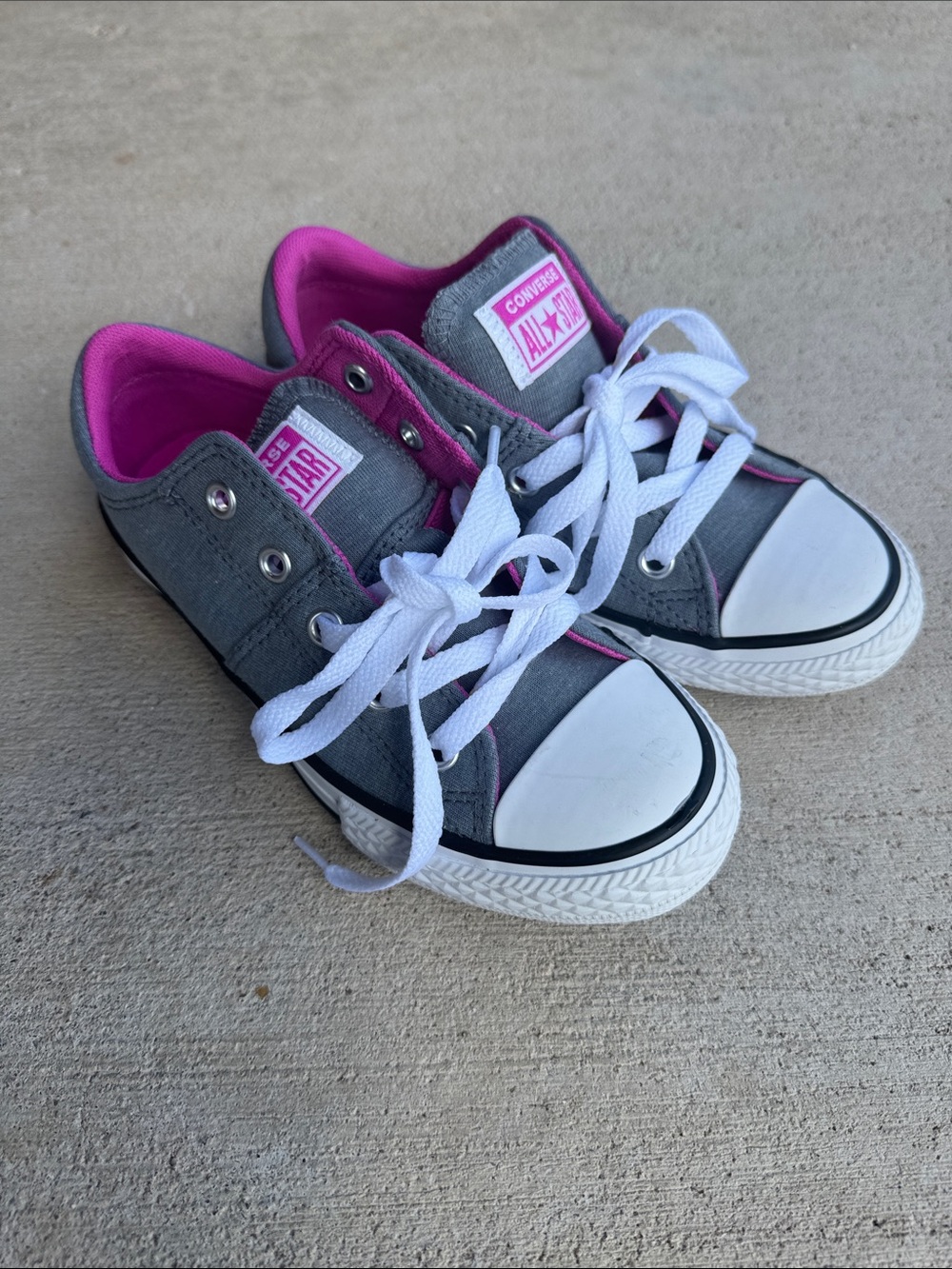 New without tags Converse Kids Gray Canvas Low Top Sneakers with Pink Accents
